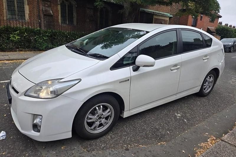 Used 2010 Toyota Prius T3 Hatchback | £2,895 (Fair price) - Image 1/1