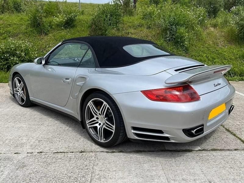 Usado Porsche 911 Turbo Cabriolet 480 HP (353 kW) 2008 Prateado Cabrios