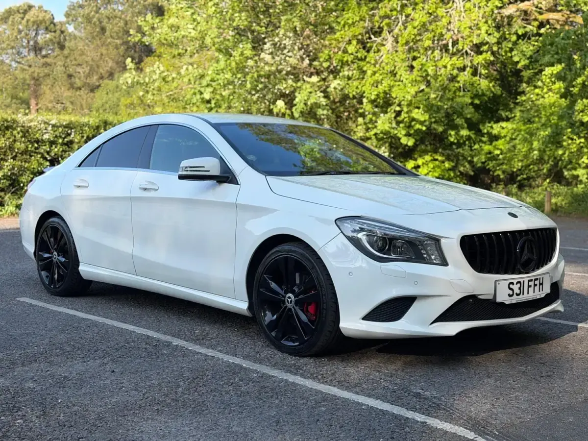 Usado Mercedes CLA220 2014 Branco Sedan