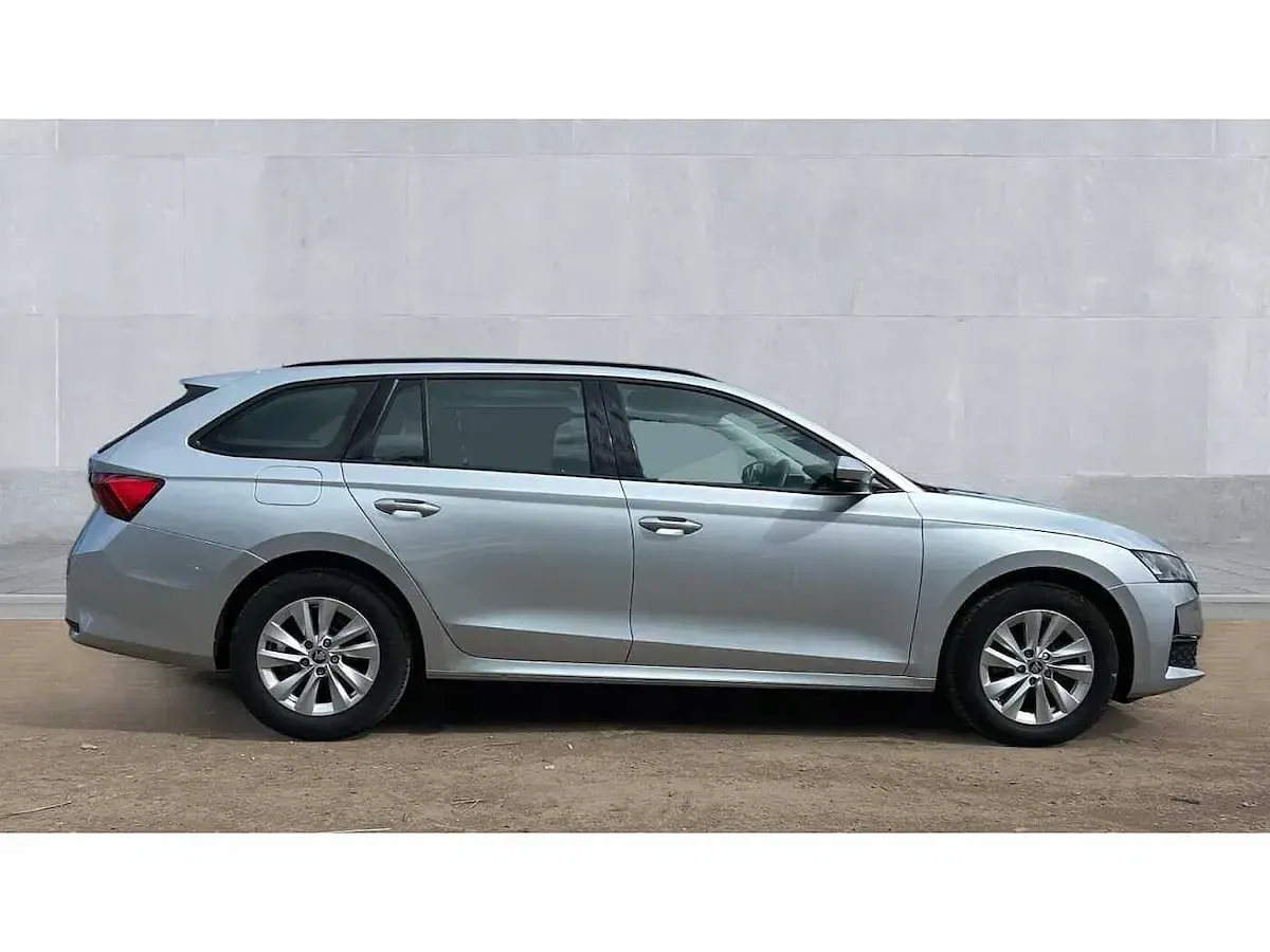 Gebraucht Skoda Octavia SE Technology 150 PS (110 kW) 2025 Silber Kombi