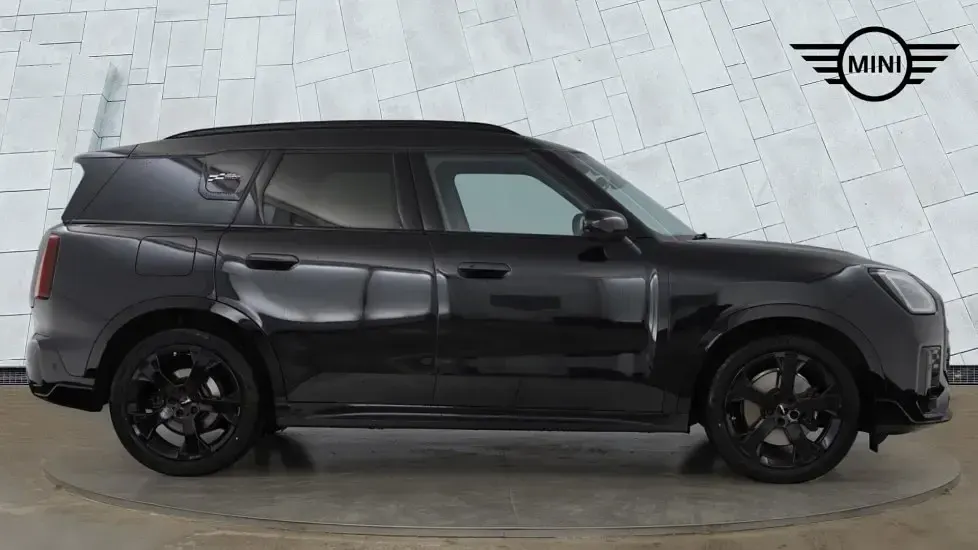 Used Mini Countryman 168 HP (123 kW) 2024 Black SUV