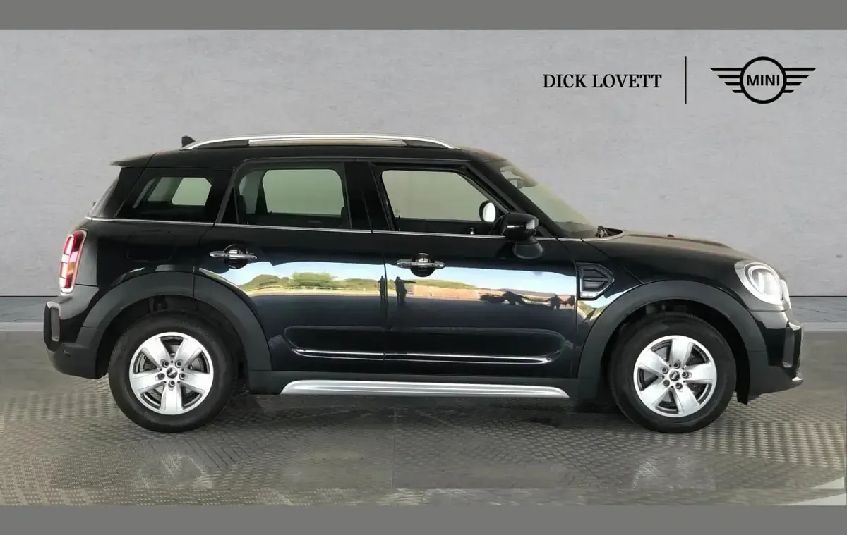 Used Mini Cooper Countryman Classic 134 HP (98 kW) 2022 Black SUV