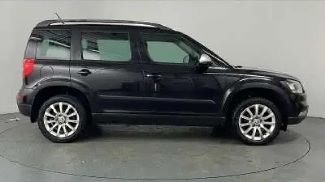 Używany Skoda Yeti SE 110 KM (80 kW) 2015 Czarny SUV