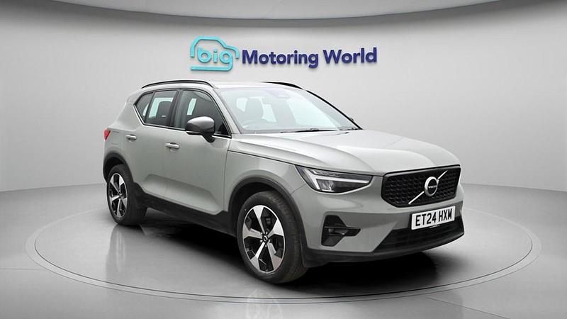 Used Volvo XC40 Plus 163 HP (119 kW) 2024 Green SUV