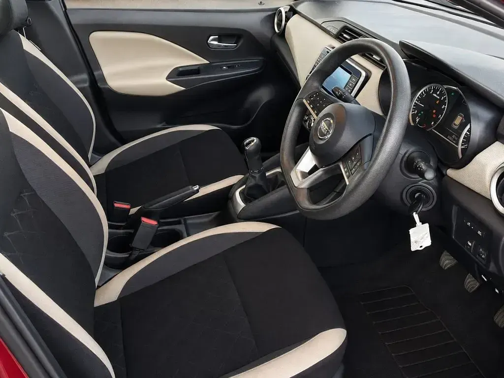 Used Nissan Micra Acenta 71 HP (52 kW) 2017 Red Hatchback