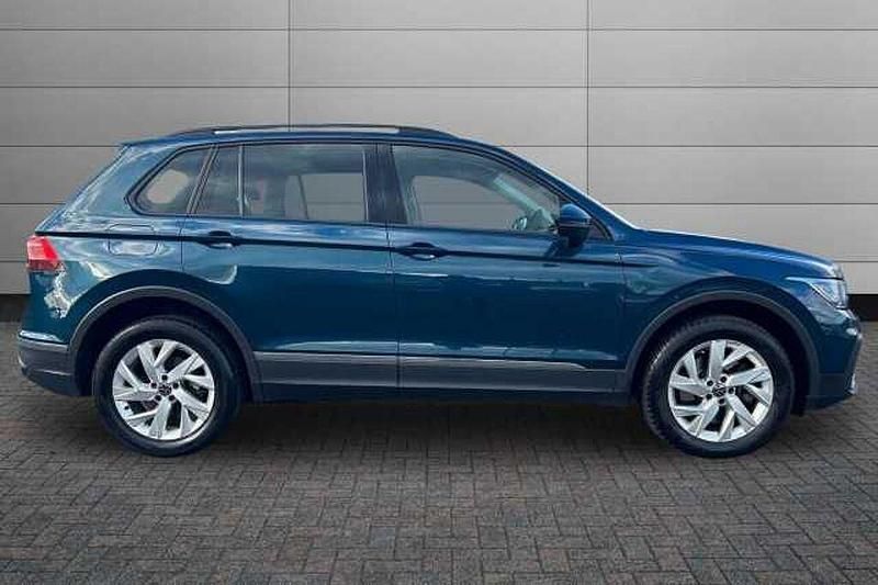 Used VW Tiguan Life 245 HP (180 kW) 2022 Blue SUV