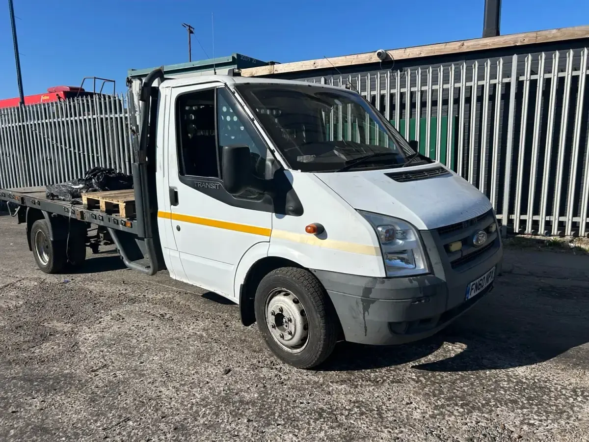 Begagnad Ford Transit 100 HK (73 kW) 2010 Vit Cab