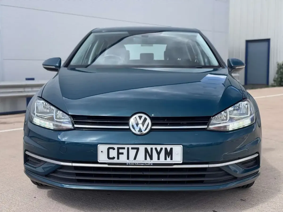 Used VW Golf VII SE 125 HP (91 kW) 2017 Green Hatchback