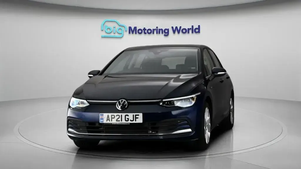 Used VW Golf VIII Style 150 HP (110 kW) 2021 Blue Hatchback