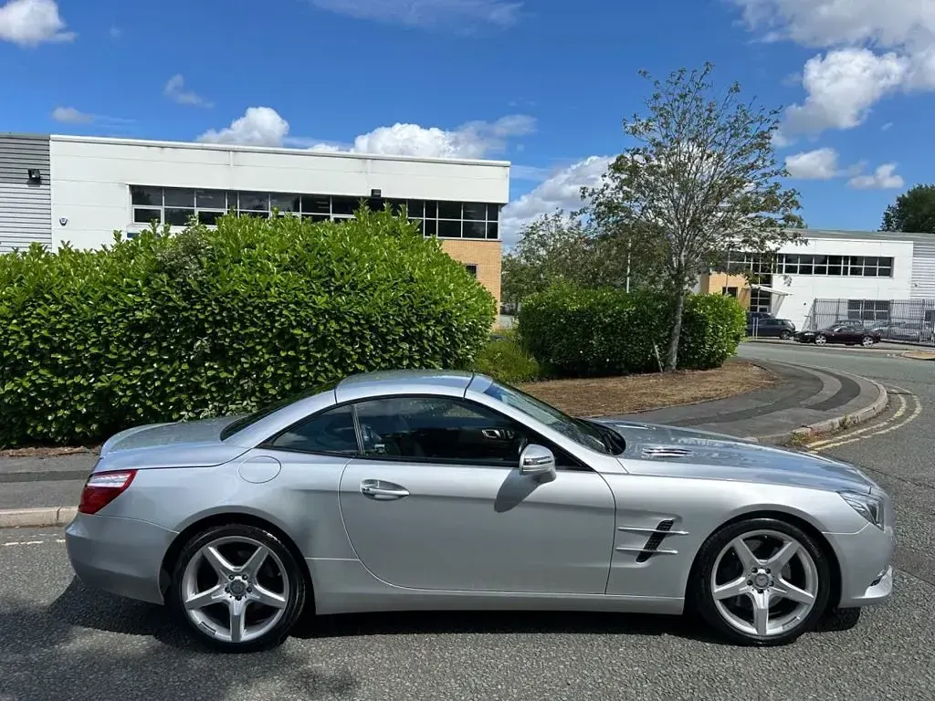 Used Mercedes SL500 435 HP (319 kW) 2013 Iridium silver metallic Cabriolet