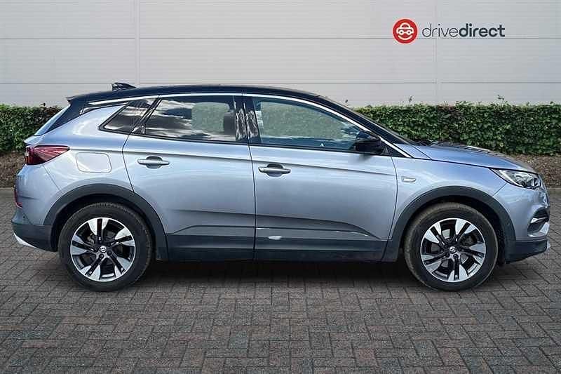 Used Vauxhall Grandland X SRi 130 HP (95 kW) 2020 Grey SUV