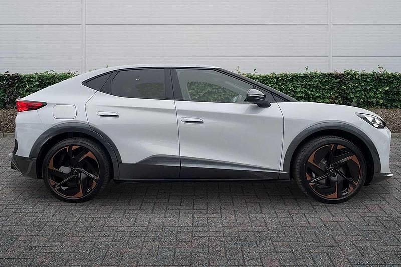 New Cupra Tavascan 210 kW (286 HP) 2026 White silver SUV