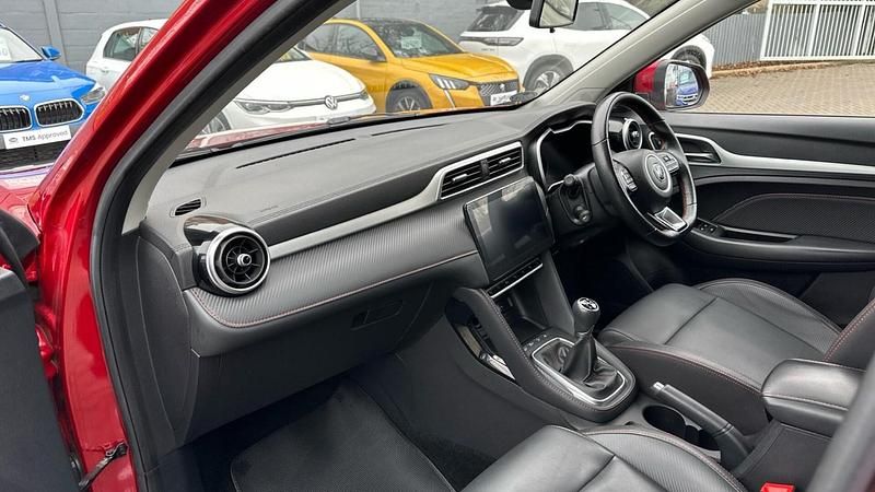 Used MG ZS Exclusive 106 HP (77 kW) 2023 Red SUV