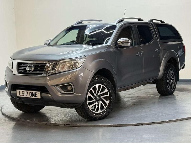 Used Nissan Navara Tekna 190 HP (139 kW) 2017 Grey Pickup
