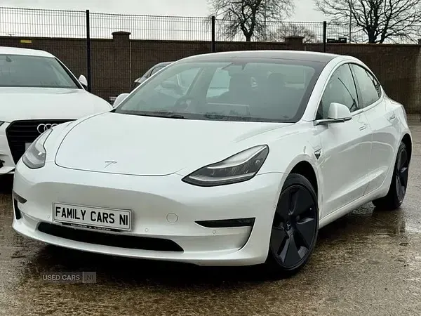 Używany Tesla Model 3 Long Range AWD 366 kW (498 KM) 2019 Biały Sedan/Limuzyna