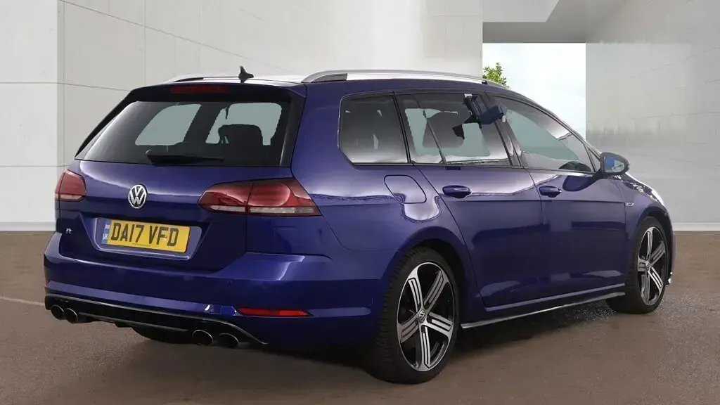 Used VW Golf VII R 310 HP (228 kW) 2017 Blue Estate