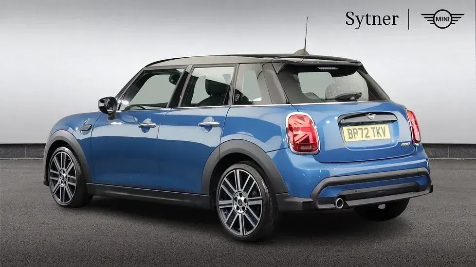 Used Mini Cooper Exclusive 134 HP (98 kW) 2023 Blue Hatchback