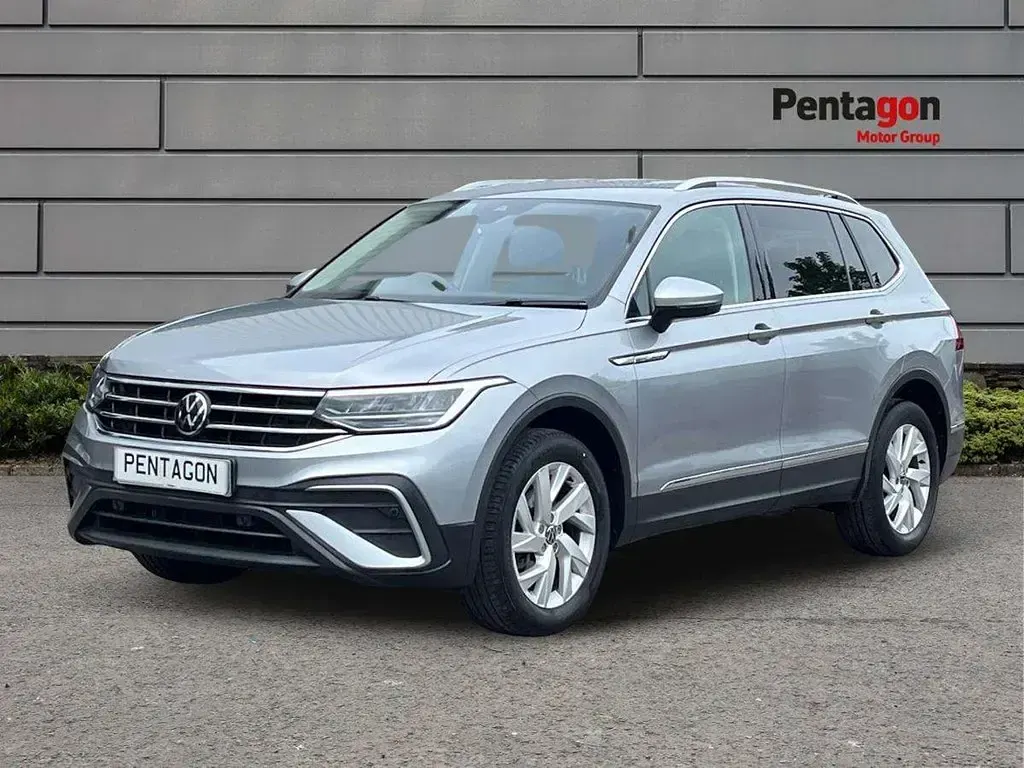 Usado VW Tiguan Life 147 HP (108 kW) 2023 Prateado SUV