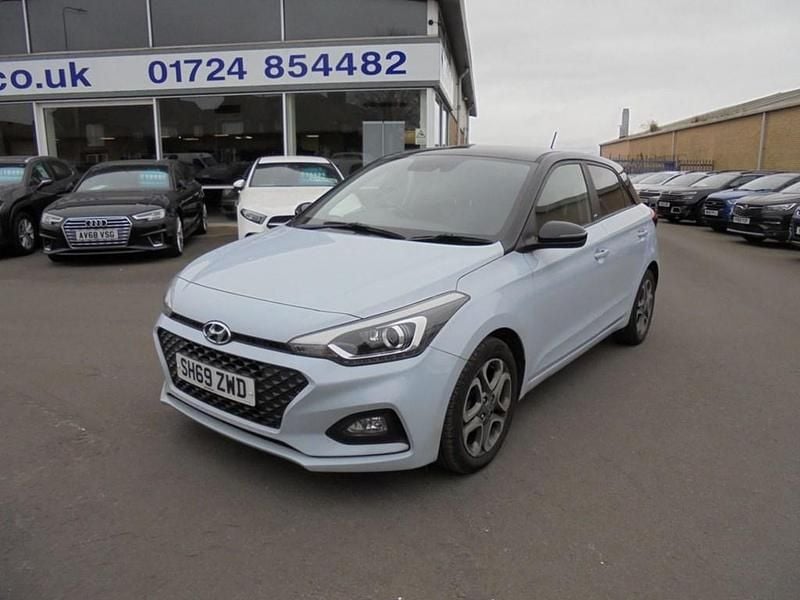 Used Hyundai i20 84 HP (61 kW) 2019 Blue Hatchback