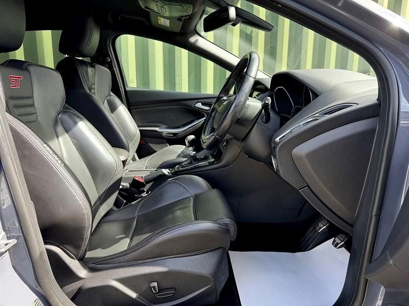 Used Ford Focus ST 250 HP (183 kW) 2016 Grey Hatchback