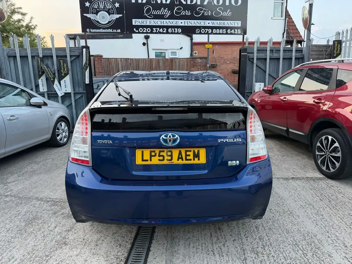 Used Toyota Prius 2010 Blue Hatchback