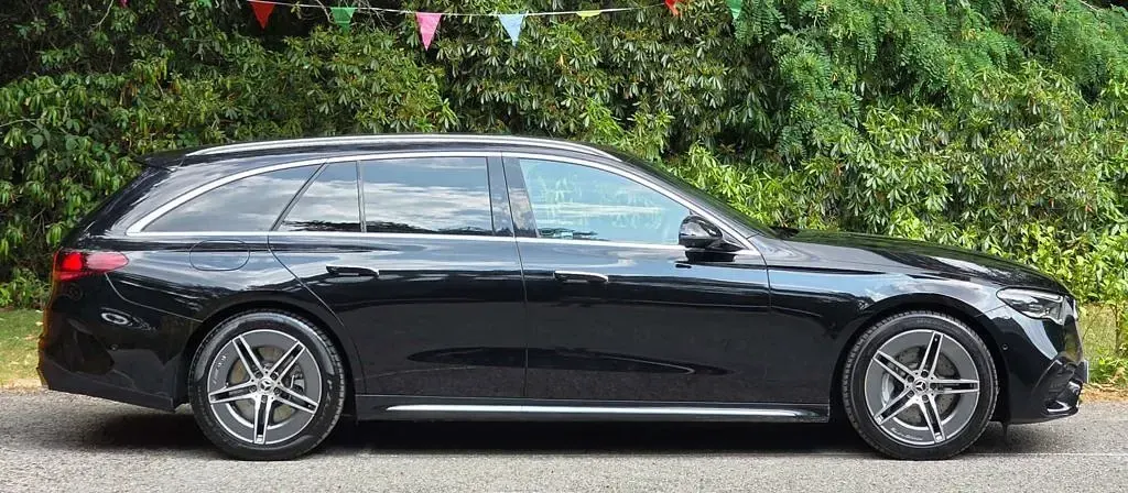 Used Mercedes E300 Advanced 313 HP (230 kW) 2024 Black Estate