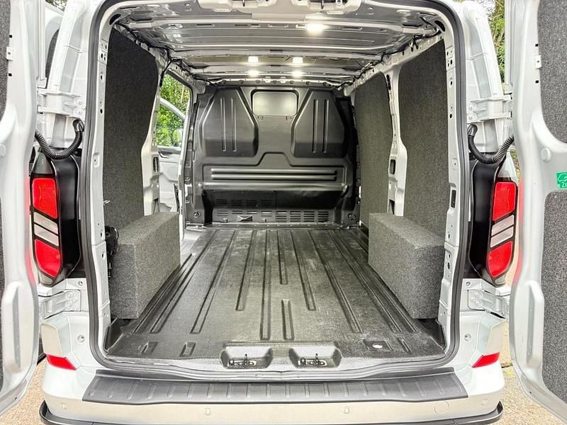 Used Ford Transit Custom Limited 136 HP (100 kW) 2024 Silver Van