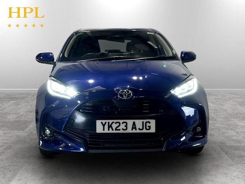 Used Toyota Yaris Hybrid Design 116 HP (85 kW) 2023 Blue Hatchback