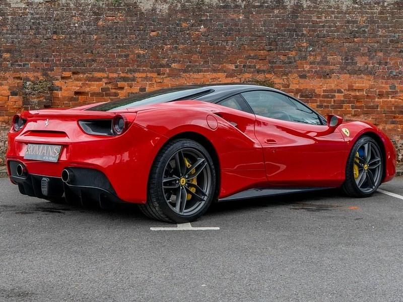 Used Ferrari 488 670 HP (492 kW) 2016 Red Coupe