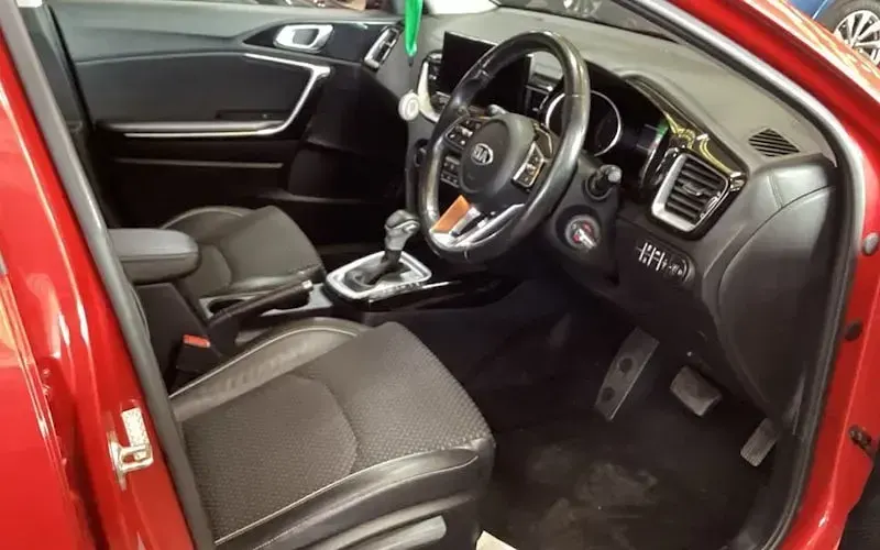 Used Kia Ceed 160 HP (117 kW) 2021 Red Hatchback