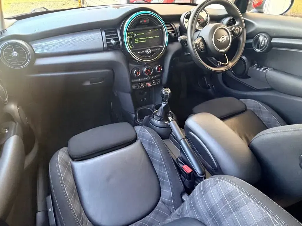 Used Mini Cooper D Hatch 116 HP (85 kW) 2016 Red Hatchback