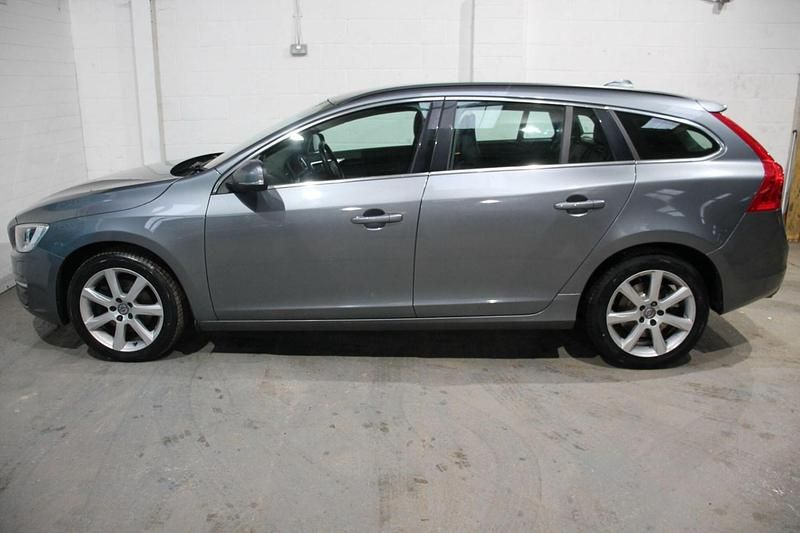 Used Volvo V60 SE 120 HP (88 kW) 2017 Grey Estate