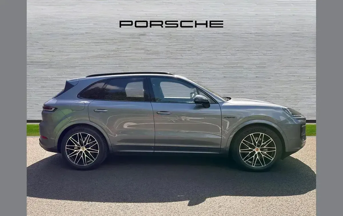 New Porsche Cayenne Black Edition 464 HP (341 kW) 2026 Grey SUV