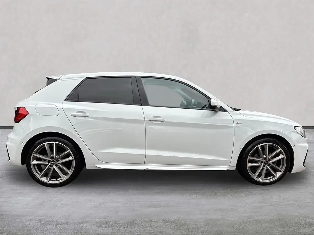 Used Audi A1 Sportback Premium 150 HP (110 kW) 2021 White Hatchback