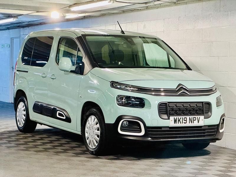 Green Used 2019 Citroën Berlingo Feel MPV | £7,989 (Good price) - Image 1/4