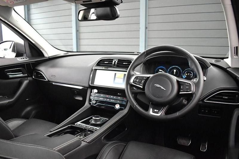 Used Jaguar F-Pace R-Sport 300 HP (220 kW) 2018 Blue SUV