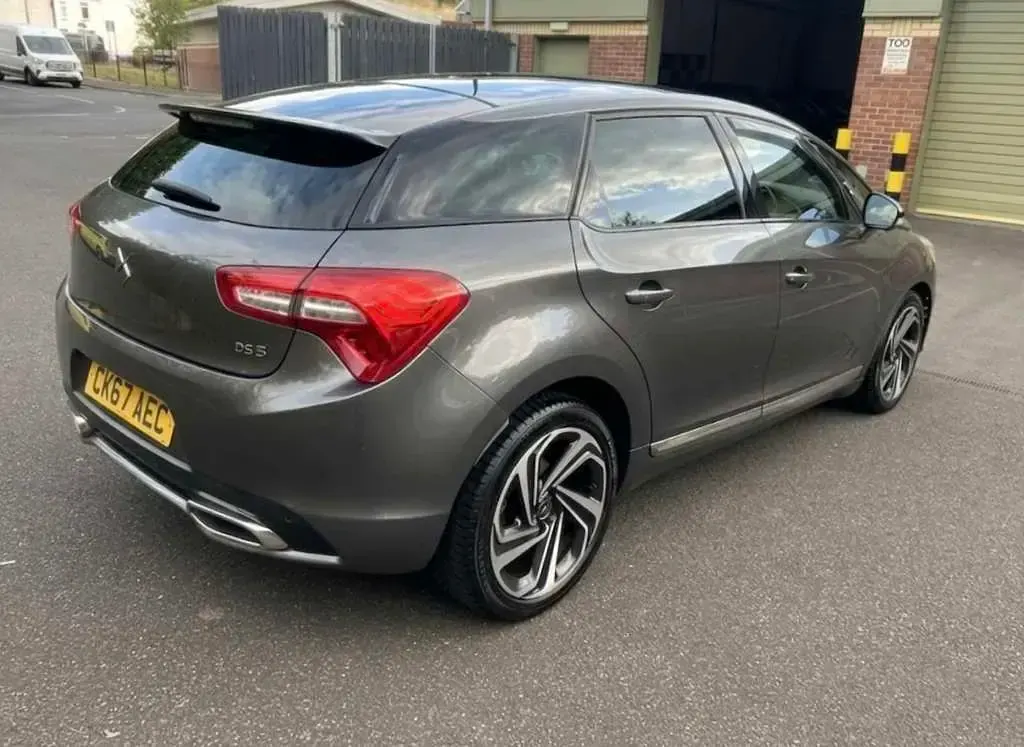 Used DS Automobiles DS5 Elegance 150 HP (110 kW) 2017 Grey Hatchback