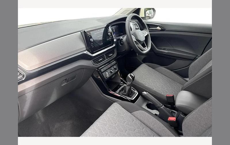 Used VW T-Cross Life 95 HP (69 kW) 2025 Pure white SUV