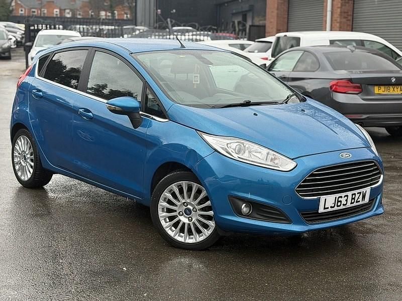 Used Ford Fiesta Titanium 100 HP (73 kW) 2013 Blue Hatchback