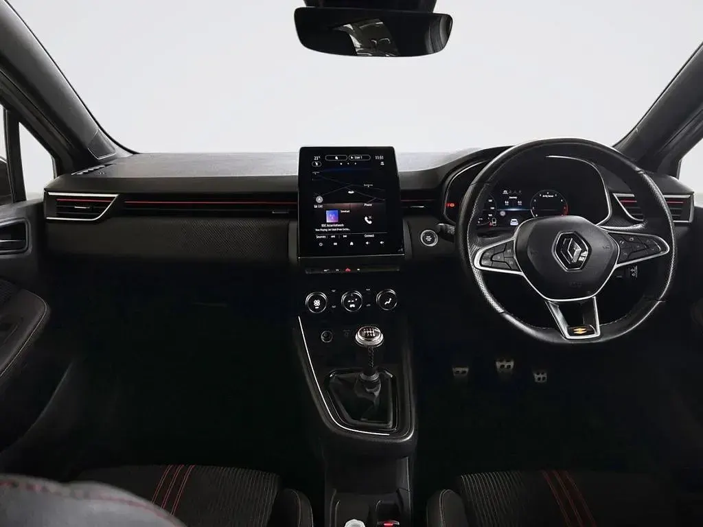 Used Renault Clio RS Line 90 HP (66 kW) 2023 White Hatchback