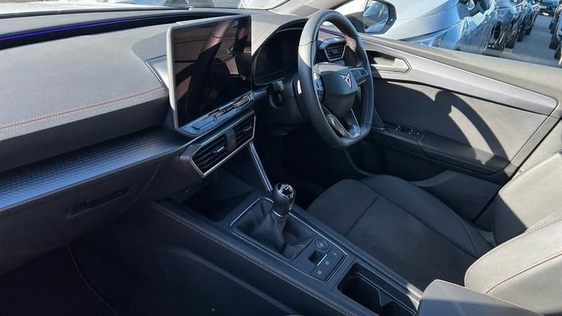 Used Cupra Leon 150 HP (110 kW) 2025 Glacial white Hatchback