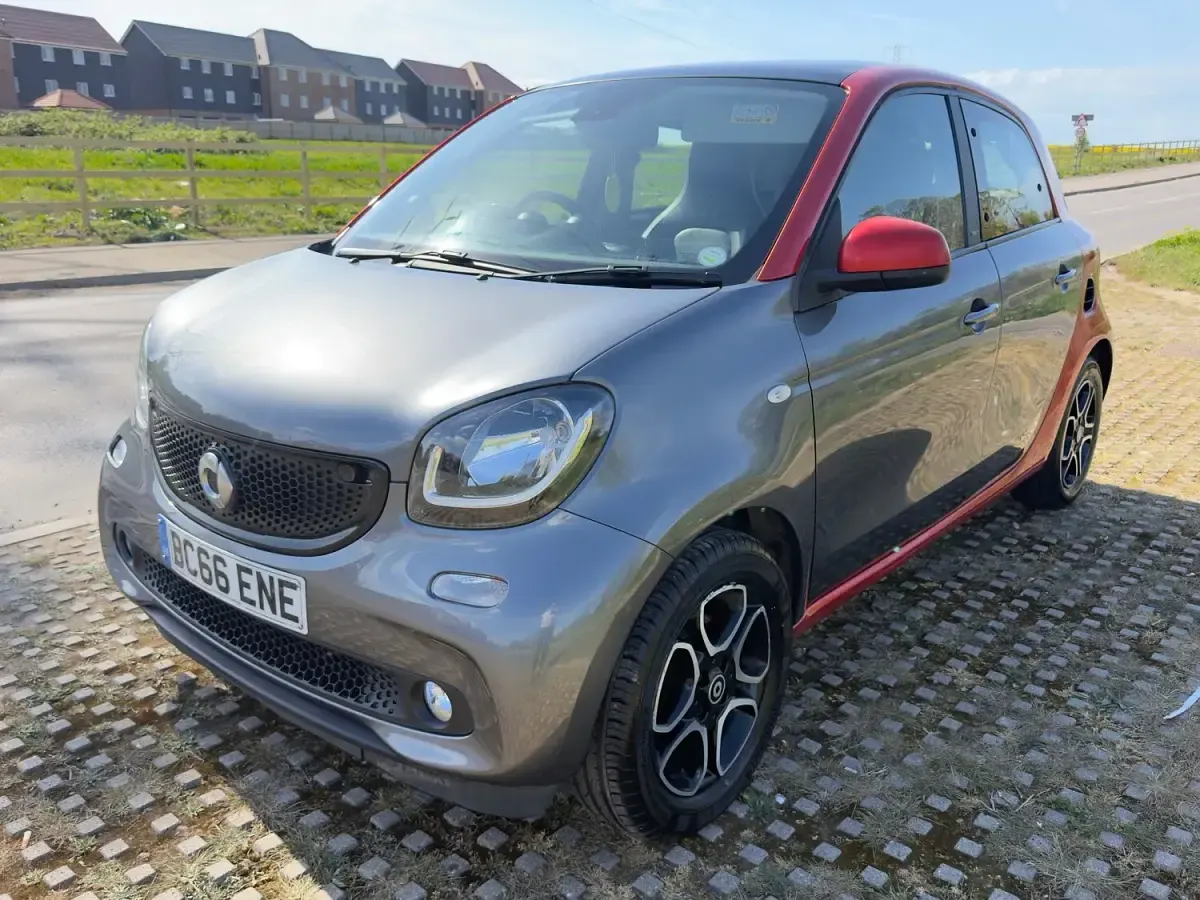 Used Smart ForFour Premium 90 HP (66 kW) 2016 Grey Hatchback