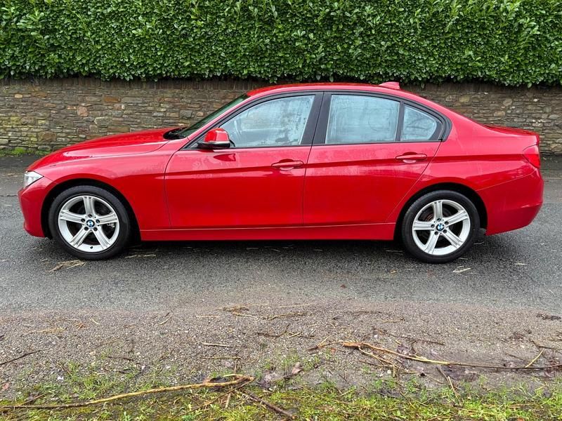 Used BMW 320 2013 Red Sedan