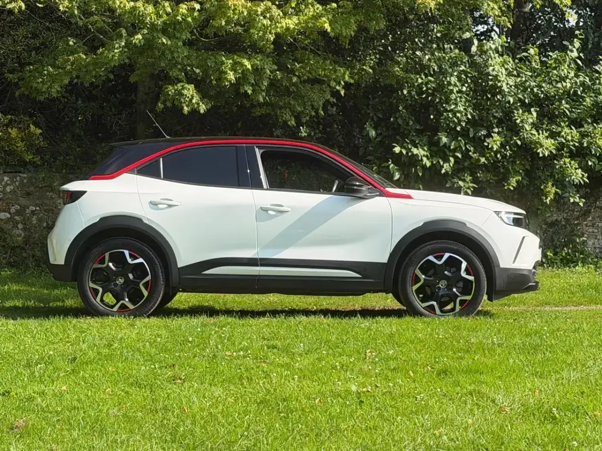 Used Vauxhall Mokka SRi 128 HP (94 kW) 2021 White SUV