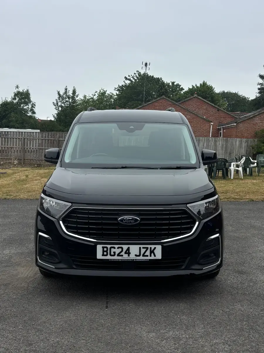 Used Ford Tourneo Connect Titanium 122 HP (89 kW) 2024 Black MPV