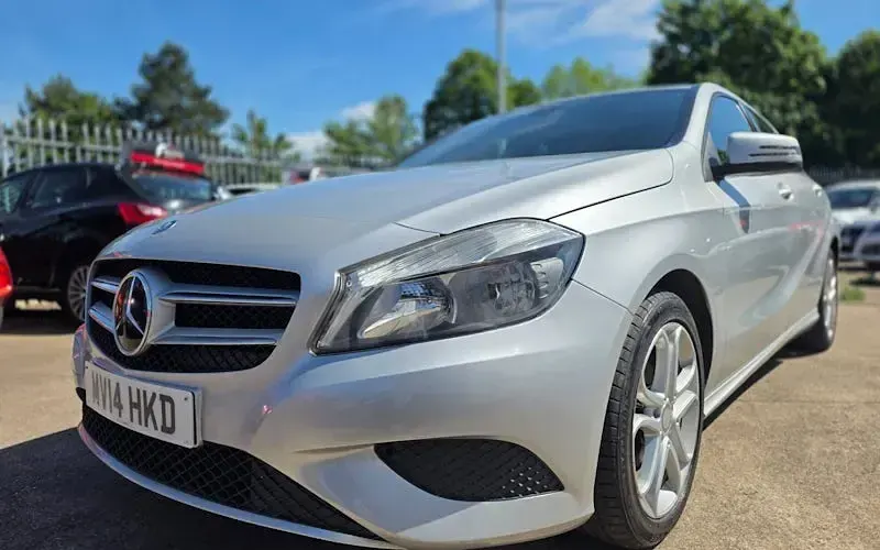 Used Mercedes A180 109 HP (80 kW) 2013 Silver Hatchback