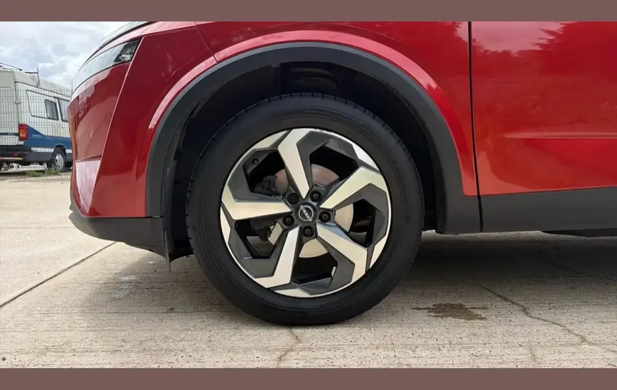 Used Nissan Qashqai N-Connecta 155 HP (114 kW) 2024 Red SUV