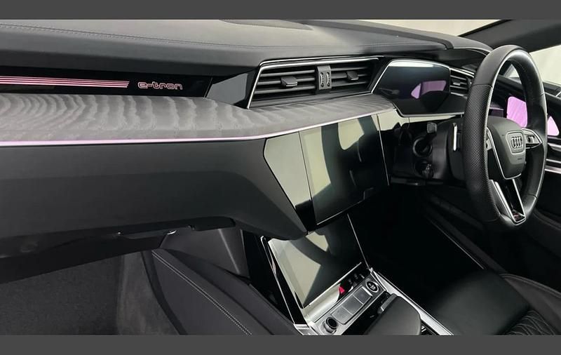 Used Audi e-tron Sportback Advanced 300 kW (408 HP) 2021 Black SUV