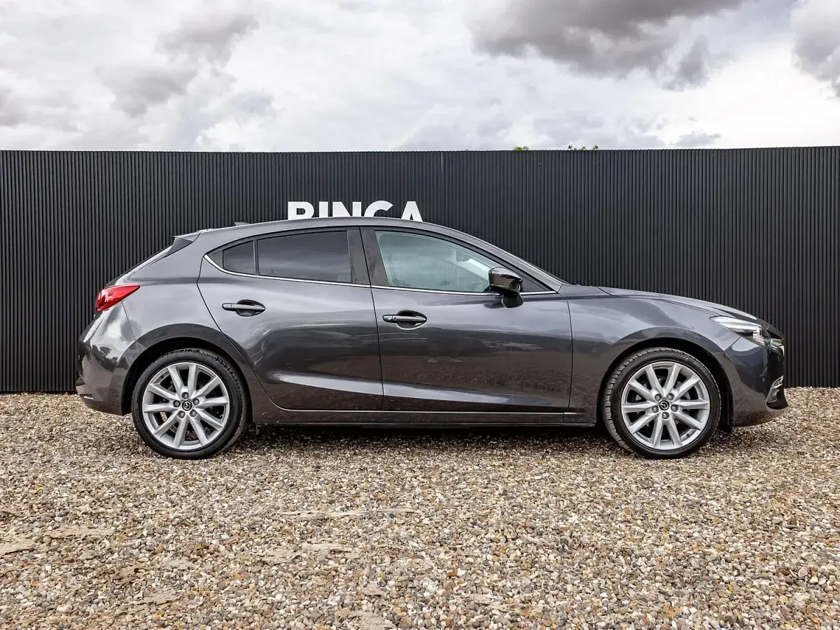 Used Mazda 3 Inclusive 105 HP (77 kW) 2016 Grey Hatchback