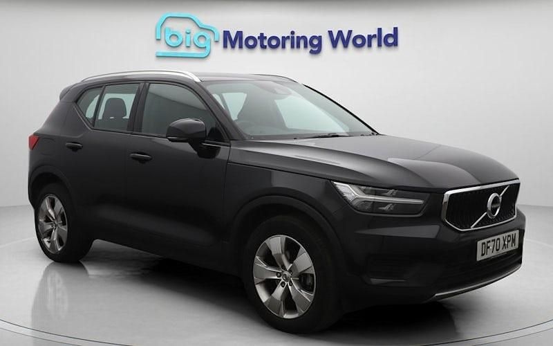 Used 2022 Volvo XC40 Momentum SUV | £21,700 (Good price) - Image 1/4